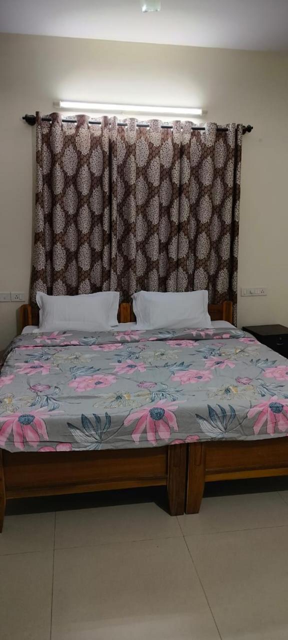 Brookside Service Apartment Бангалор Екстериор снимка