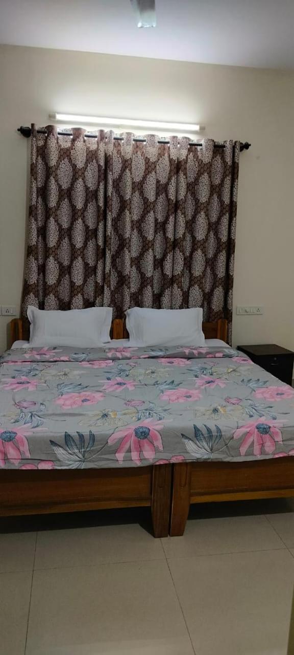 Brookside Service Apartment Бангалор Екстериор снимка